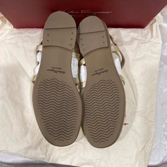 Salvatore Ferragamo brand new gold flat authentic sandals with buckle - Picture 7 of 14